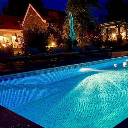 別荘 Kali Kuetyue Balatonhenye