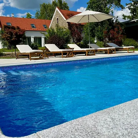 Kali Kuetyue Hébergement de vacances Balatonhenye